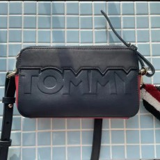 타미힐피거 크로스백