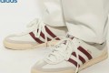 245 아디다스 진스 화이트 버건디 레드 스니커즈