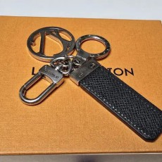 루이비통 정품 S급 타이가 키링 판매