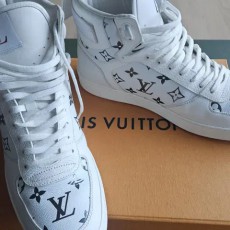 루이비통 모노그램 리볼리 하이탑 스니커즈