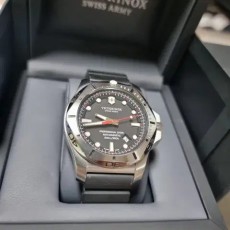 빅토리녹스이녹스 프로페셔널(풀박)45mm