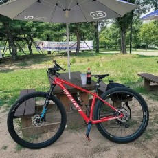 스페셜라이즈드 에픽 하드테일 콤프 MTB 자전거 업글차 입니다