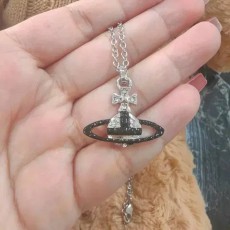 비비안 웨스트우드   토성 목걸이