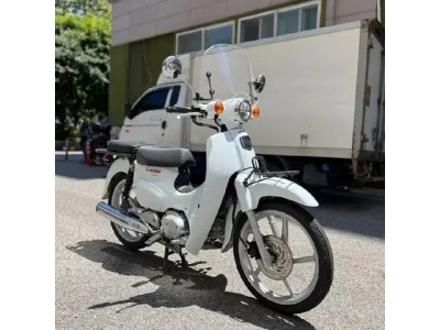 슈퍼커브110 2022년식 4천KM 판매합니다