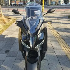 21년식 x맥스300 무사고 차량 판매 합니다. 블랙컬러