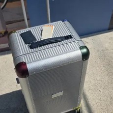 로우로우 x 폴스미스 캐리어 팝니다. 78L