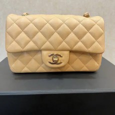 샤넬클래식 뉴미니 램스킨 플랩백 베이지 내장칩