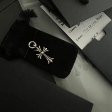 크롬하츠 타이니 크로스 목걸이